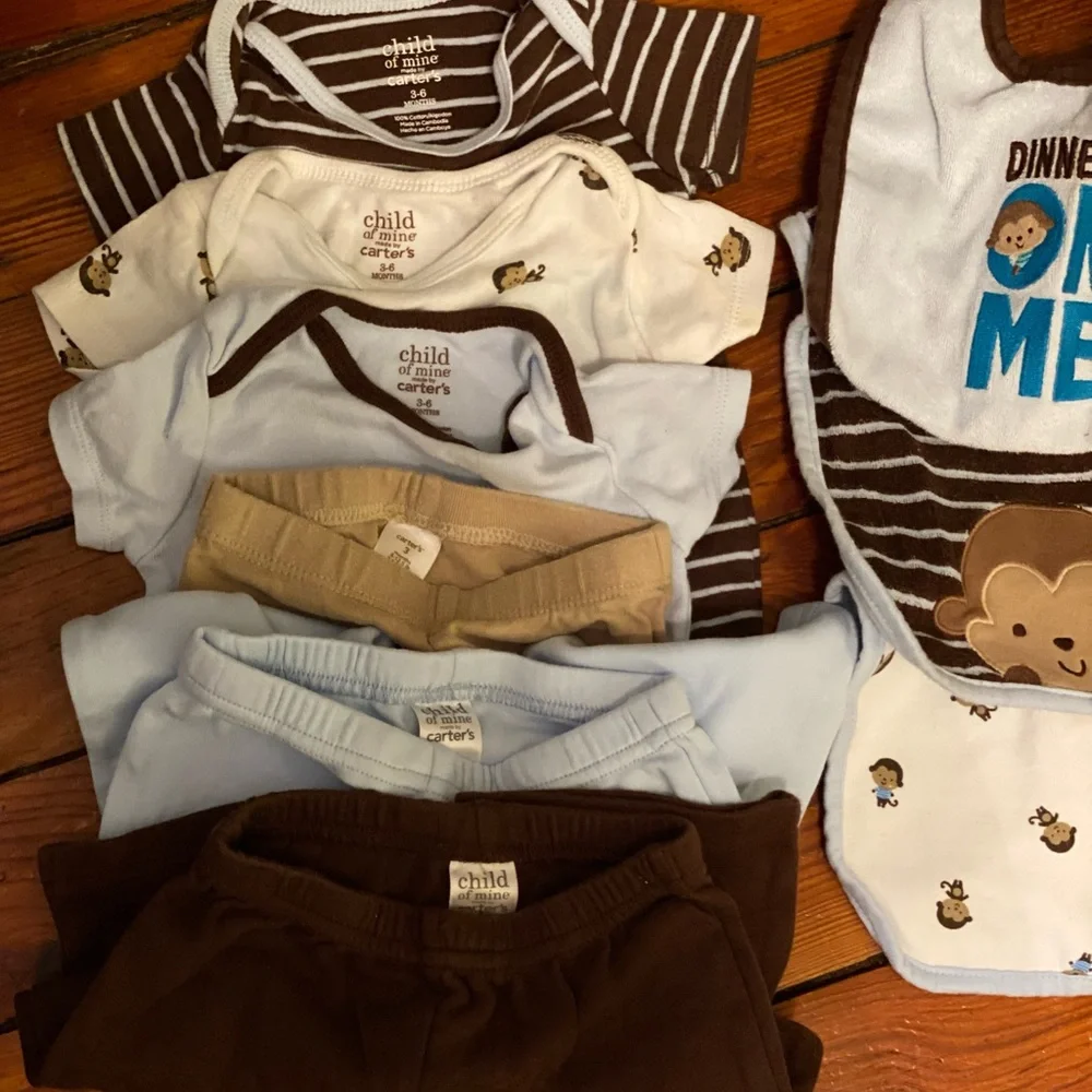 Carters Bundle Outfits Size 3-6 months